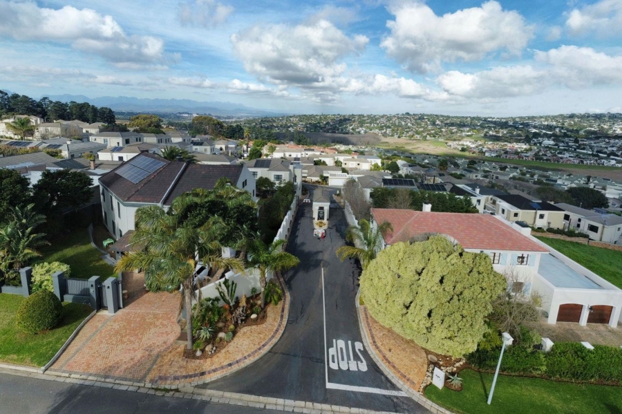 3 Bedroom Property for Sale in Van Riebeeckshof Western Cape